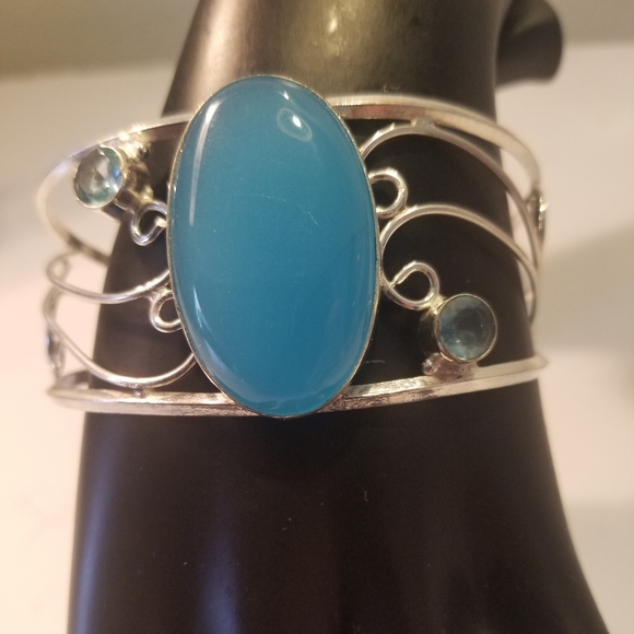 Jewelry - EXCELLENT BRACELET NWOT